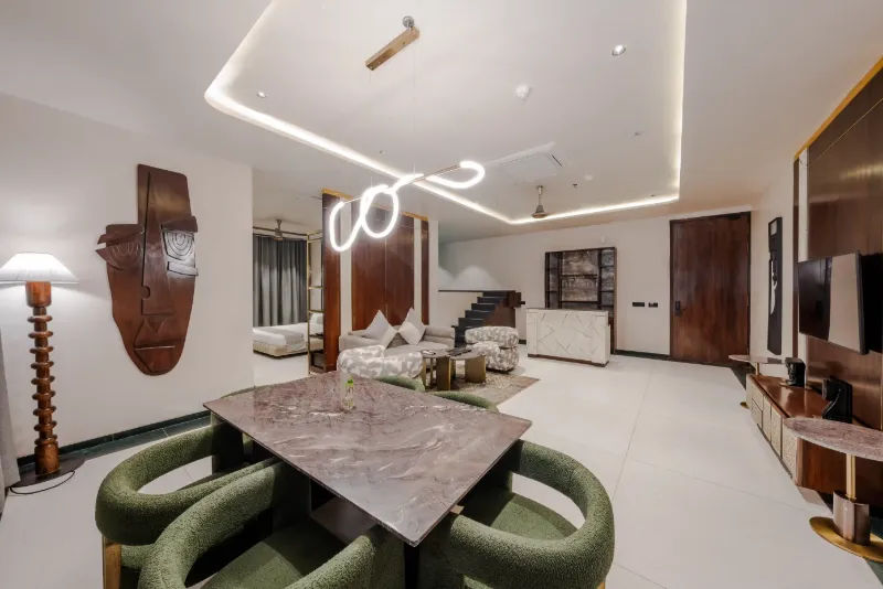 Omaya Suites – A Comfortable & Stylish Stay in Raipur