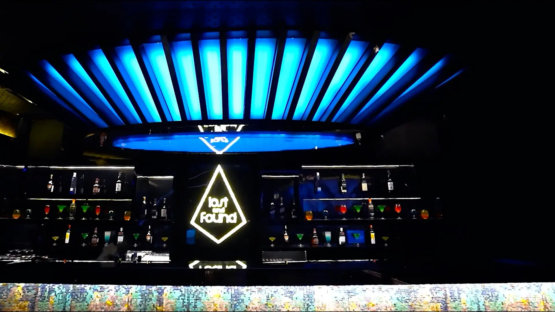 Signature Event Spaces